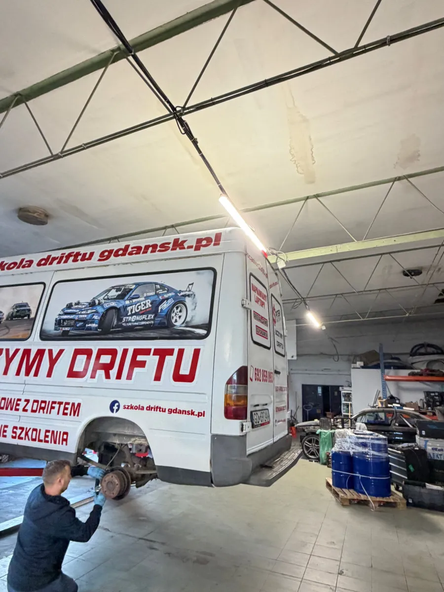 Realizacja SVE Custom Garage 4